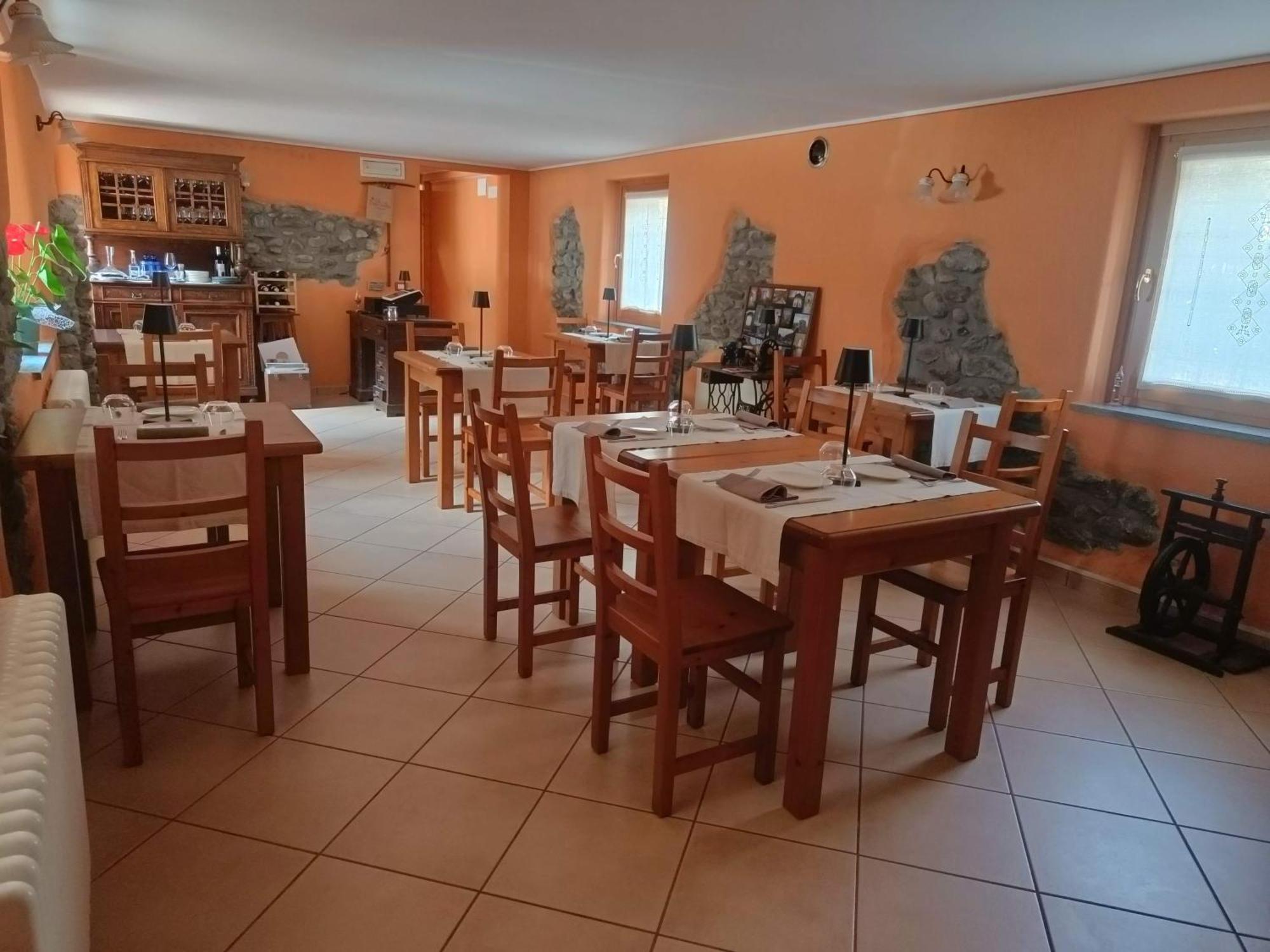 Lou Rose Villa Donnaz Bagian luar foto
