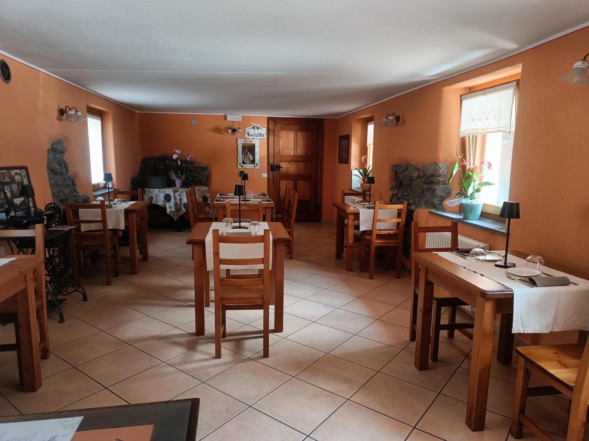 Lou Rose Villa Donnaz Bagian luar foto